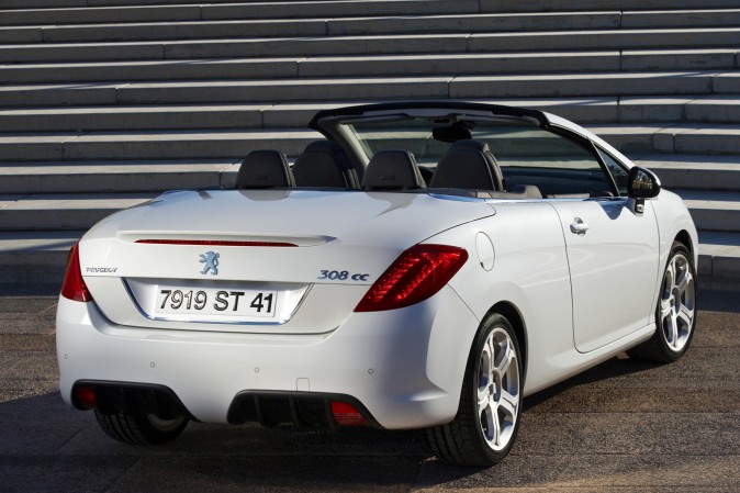 peugeot car problems with cooling fans